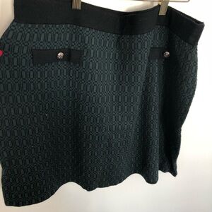 Elegant Black and Green Patterned Skirt knitted XL